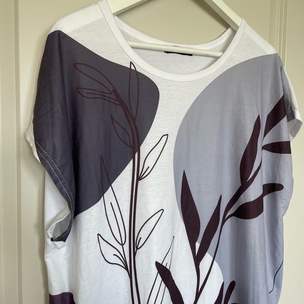 Shein Curve Top - Picture 2 of 7